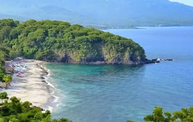 5 Pantai Tersembunyi